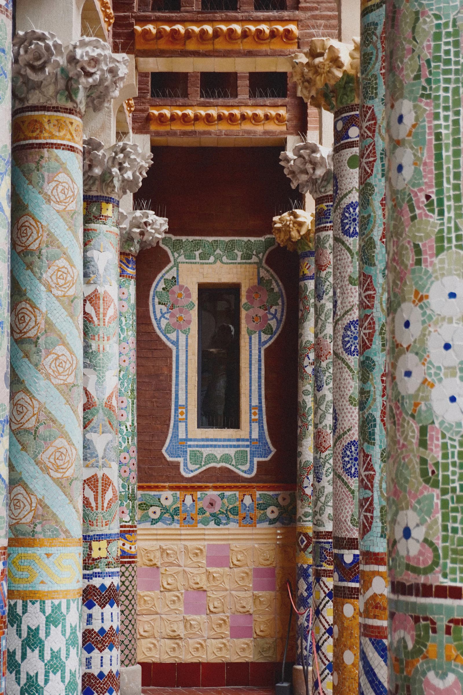 Mosaic-covered columns at the Palau de la Música Catalana